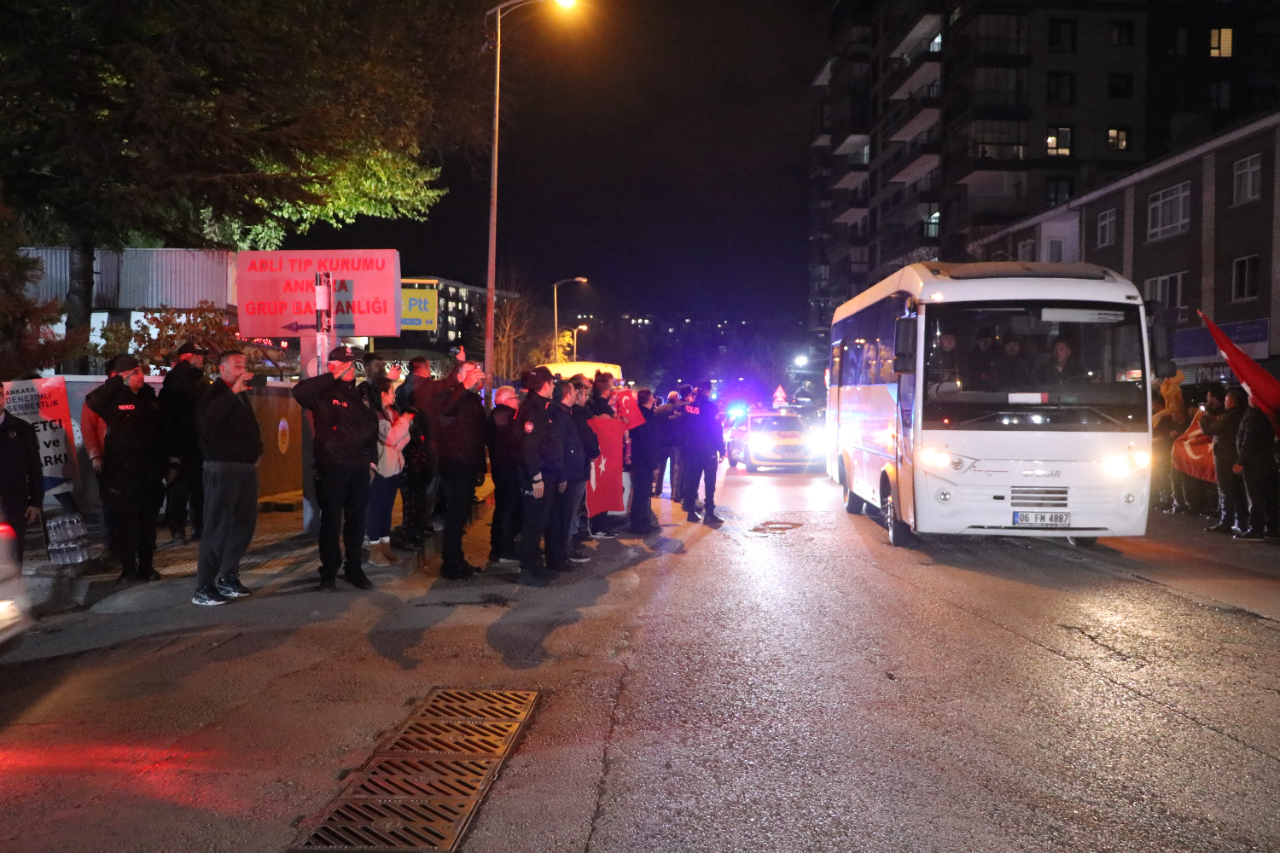 Düşen Askeri Kargo Uçağında Şehit Olan 20 Askerin Cenazesi Ankara Adli Tıp Kurumu’na Getirildi. Otopsi Sonrası Törenle Memleketlerine Uğurlanacaklar.3