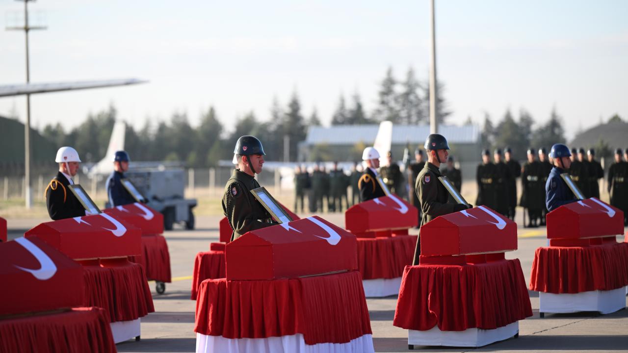 Gürcistan’dan Gelen Şehit Tabutları Neden Üçgen İşte Bilinmeyen Sebepler (1)