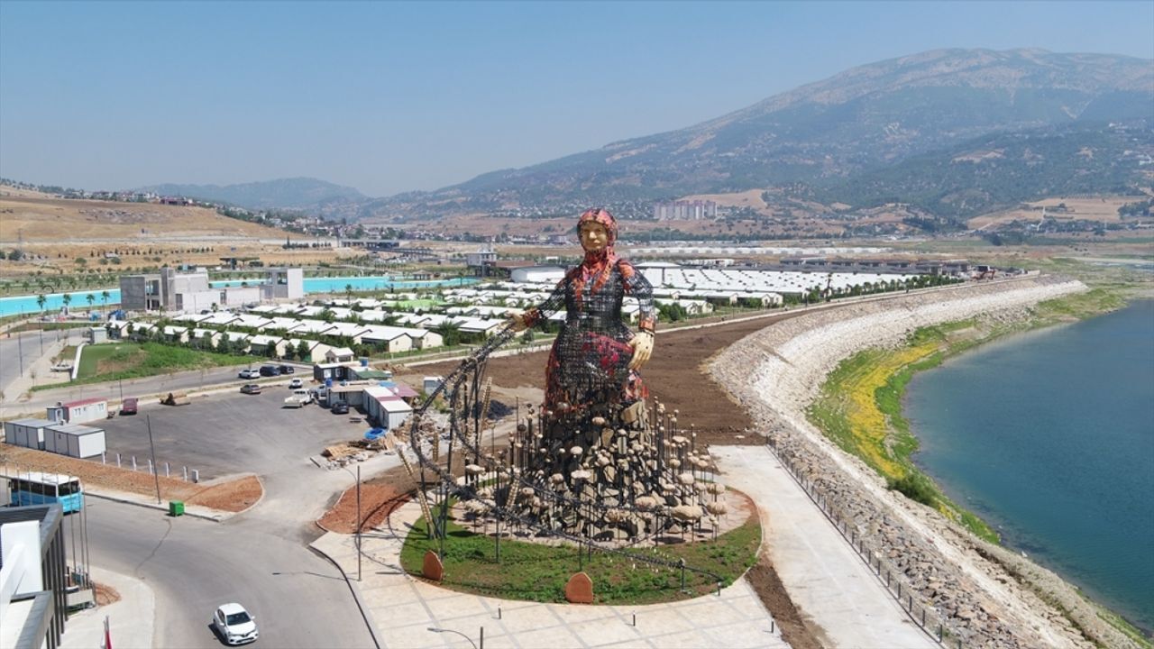 Kahramanmaras Expo Toprak Ana Heykeli 2