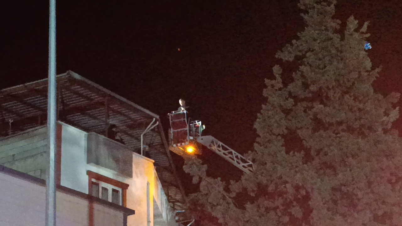 Kahramanmaraş’ta 15 Yaşındaki Çocuk Çatıdan Düştü, Ağır Yaralandı (2)