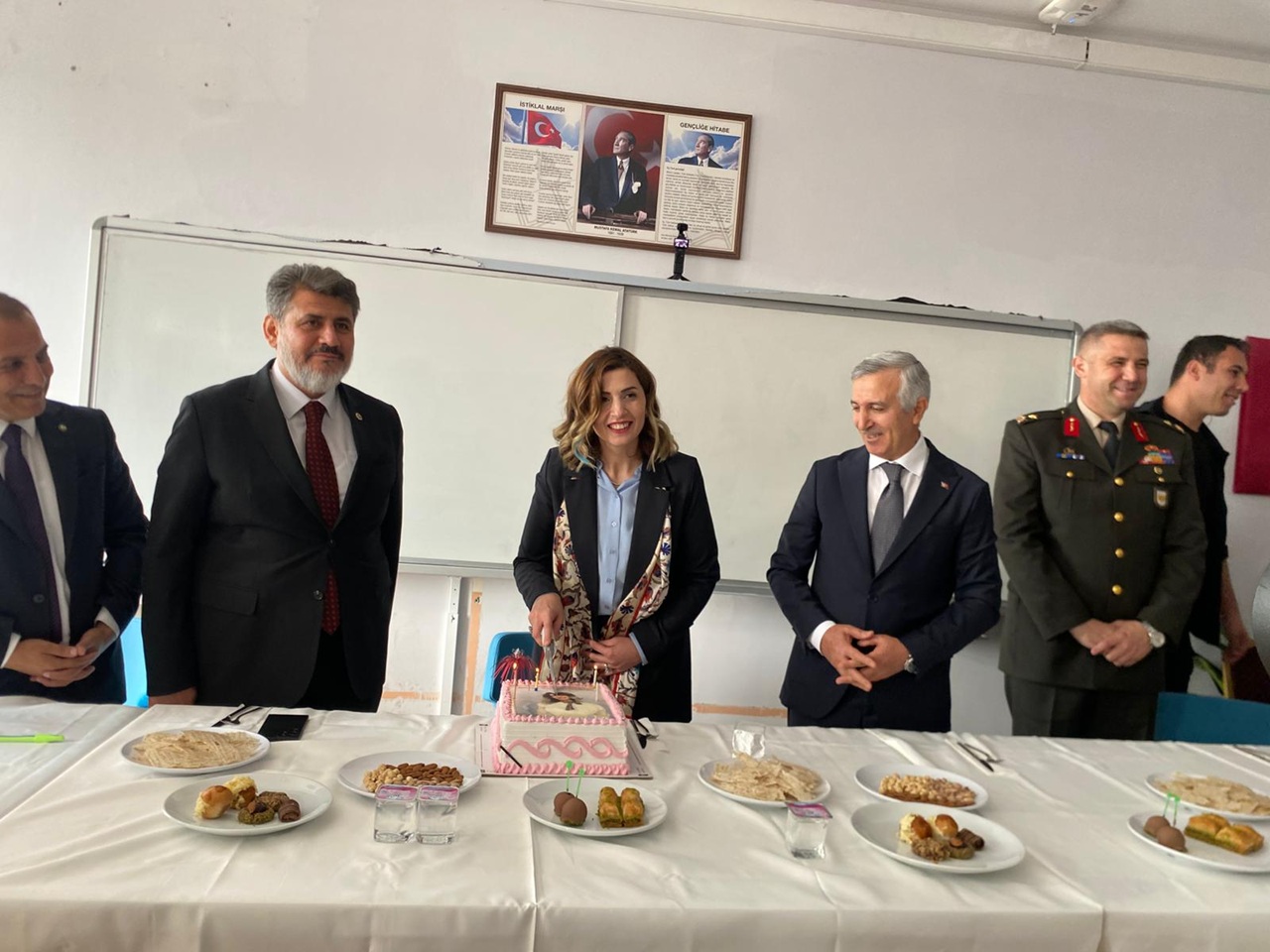 Kahramanmaraş’ta 24 Kasım Öğretmenler Günü Törenlerle Kutlandı (1)