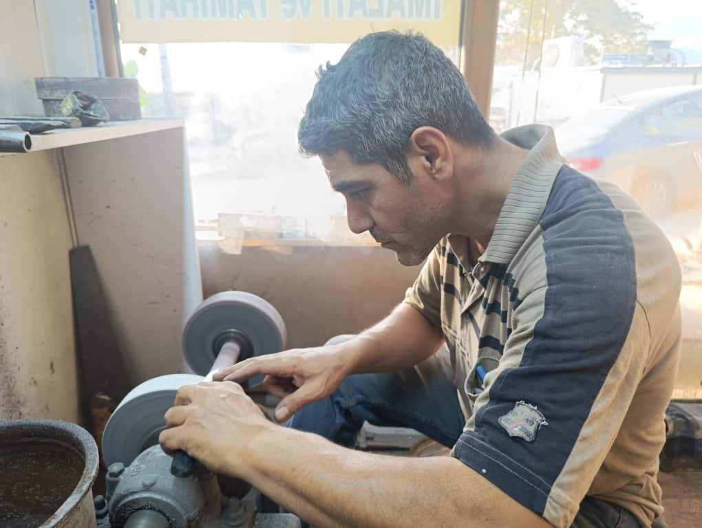 Kahramanmaraş’ta 75 Yaşındaki Bıçak Ustası, El İşçiliğiyle Tarihi Mesleği Yaşatıyor (4)