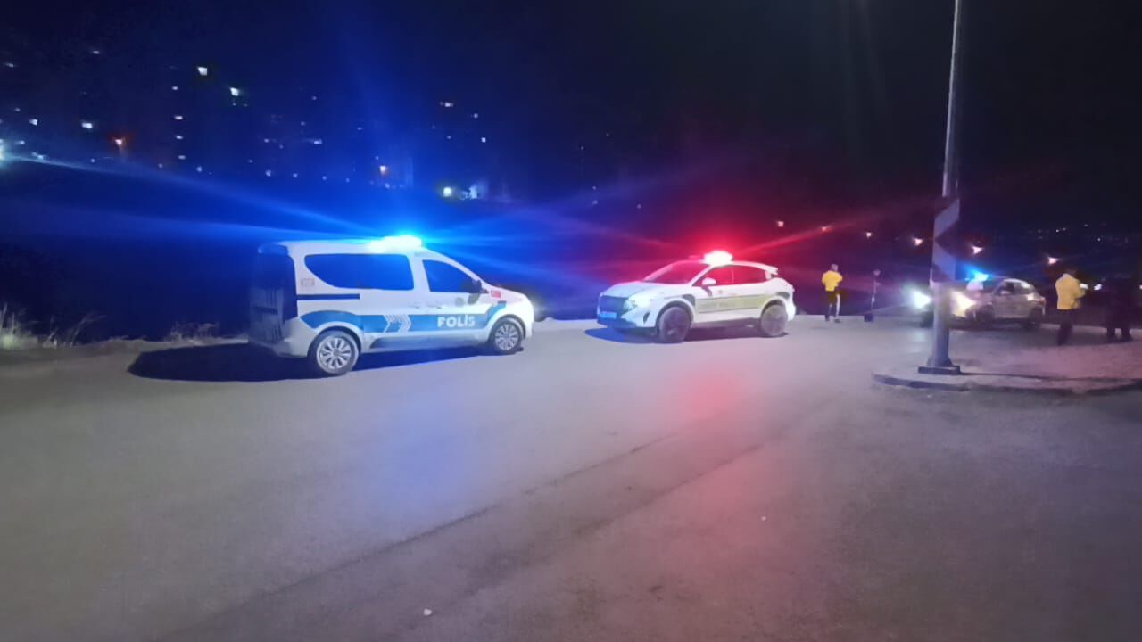 Kahramanmaraş’ta Freni Boşalan Araç Şarampole Uçtu (1)