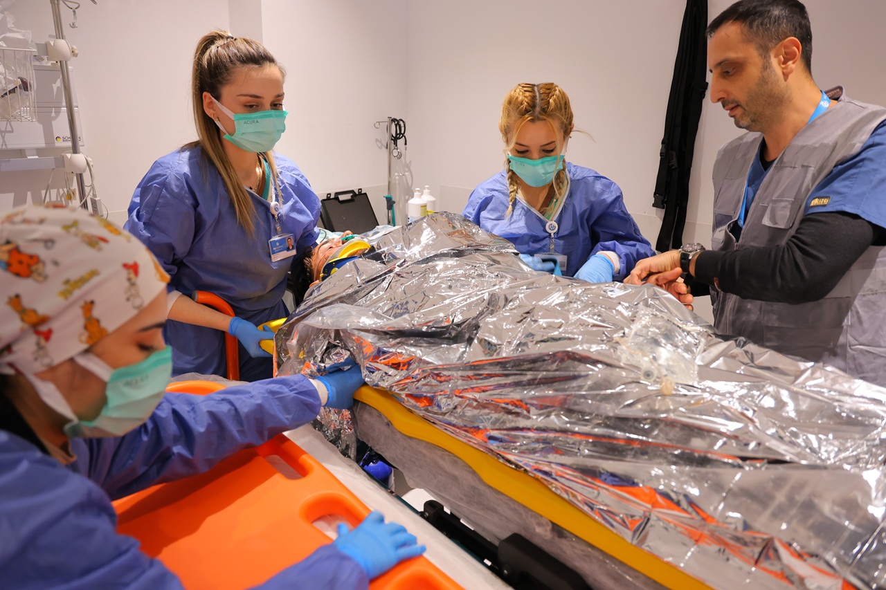 Kahramanmaraş’ta Hasta Yakınları Sinir Krizi Geçirdi (1)-1