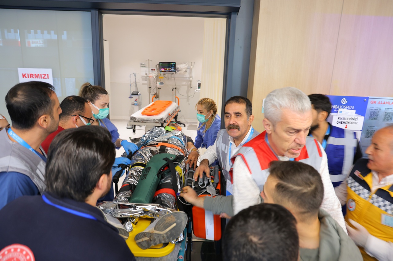 Kahramanmaraş’ta Hasta Yakınları Sinir Krizi Geçirdi (2)