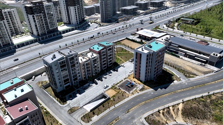 Bakan Kurum'dan Yapımı Tamamlanan Sosyal Konutlara Ilişkin Paylaşım