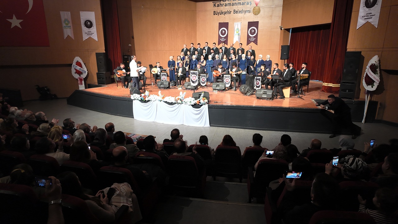 İncesaz Şarkıları Kahramanmaraş’ta Müzikseverleri Zaman Yolculuğuna Çıkardı (1)