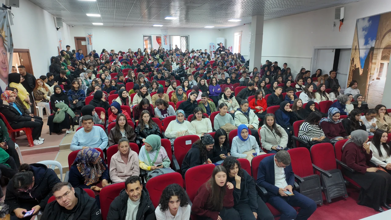 Kahramanmaraş Motivasyon Günleri Afşin’de Gençlerle Buluştu (5)