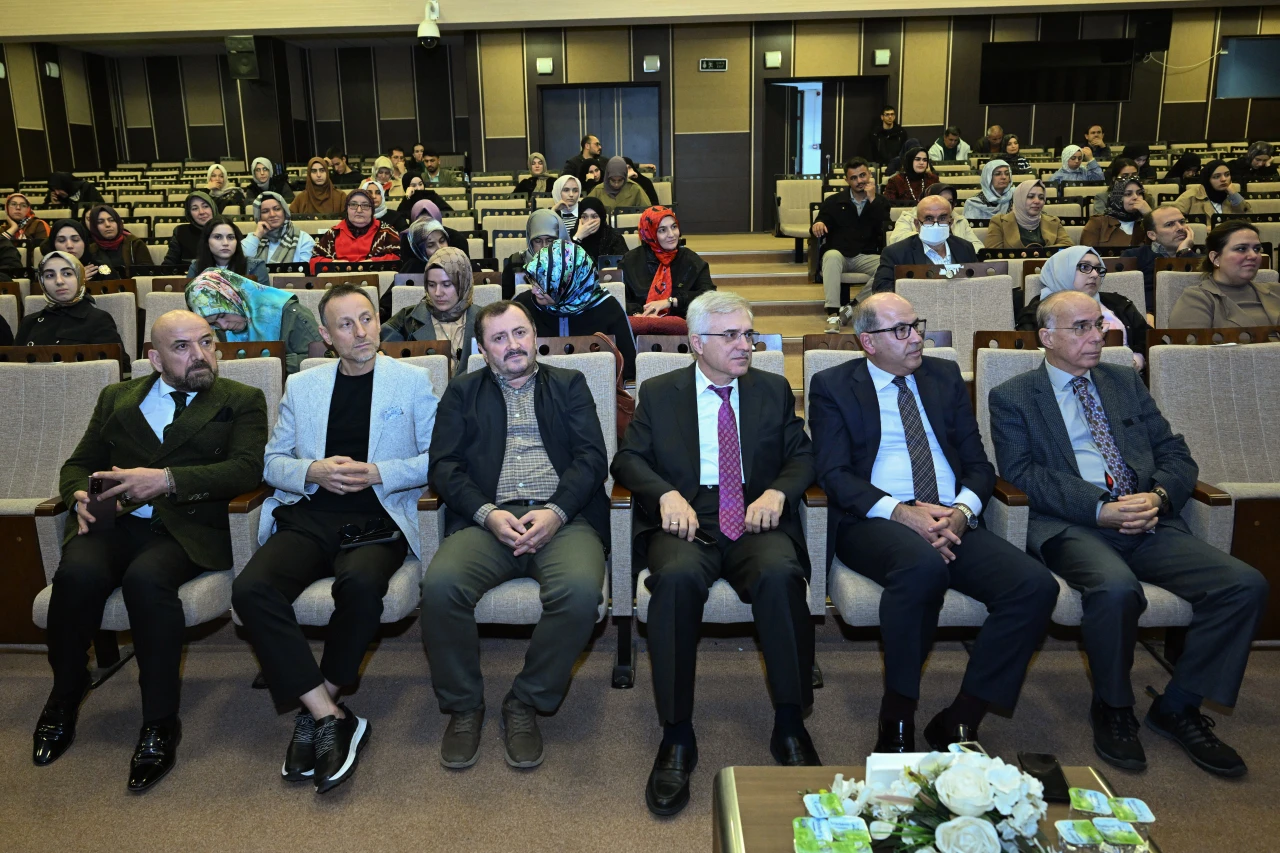 Kahramanmaraş Sütçü İmam Üniversitesi'nde Hüsn I Hat Sohbeti (7)