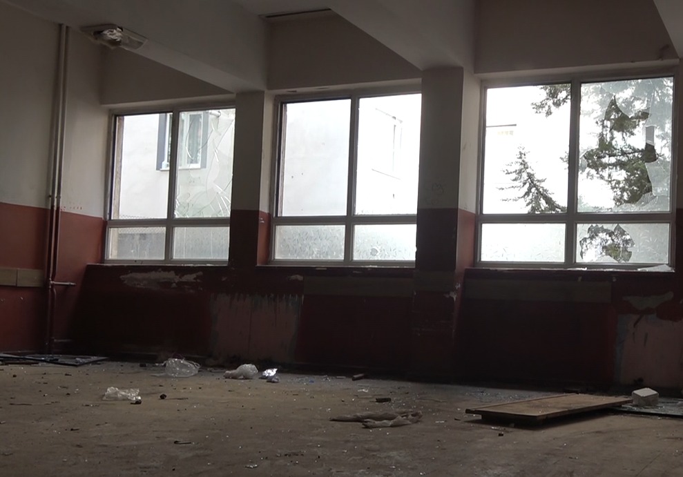 Kahramanmaraş’ta 50 Yıllık Okul Kaderine Terk Edildi4