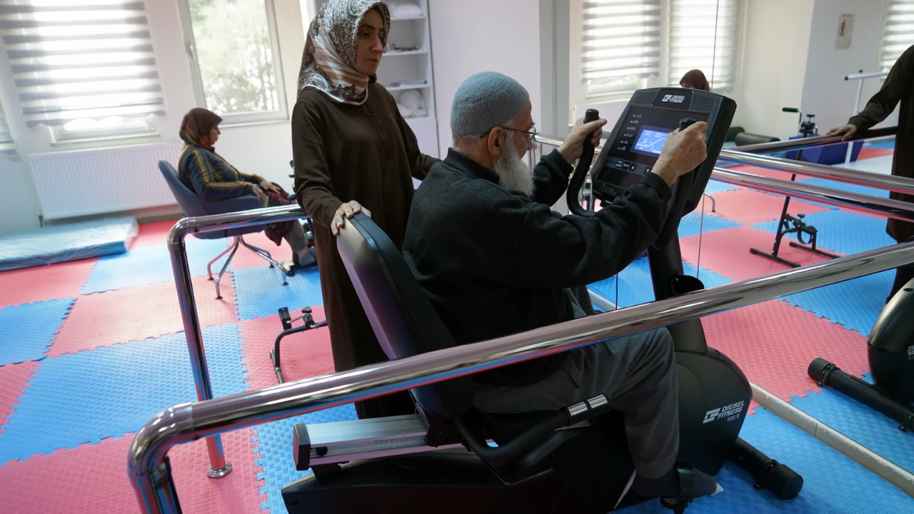 Kahramanmaraş’ta 938 Yaşlıya Sıcak Yemek, Sağlık Ve Bakım Desteği (4)