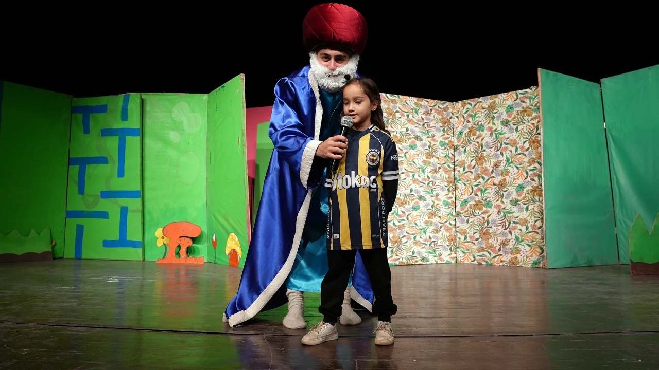Kahramanmaraş’ta Çocuklar Tiyatroyla Masal Dünyasına Yolculuk Yaptı (1)