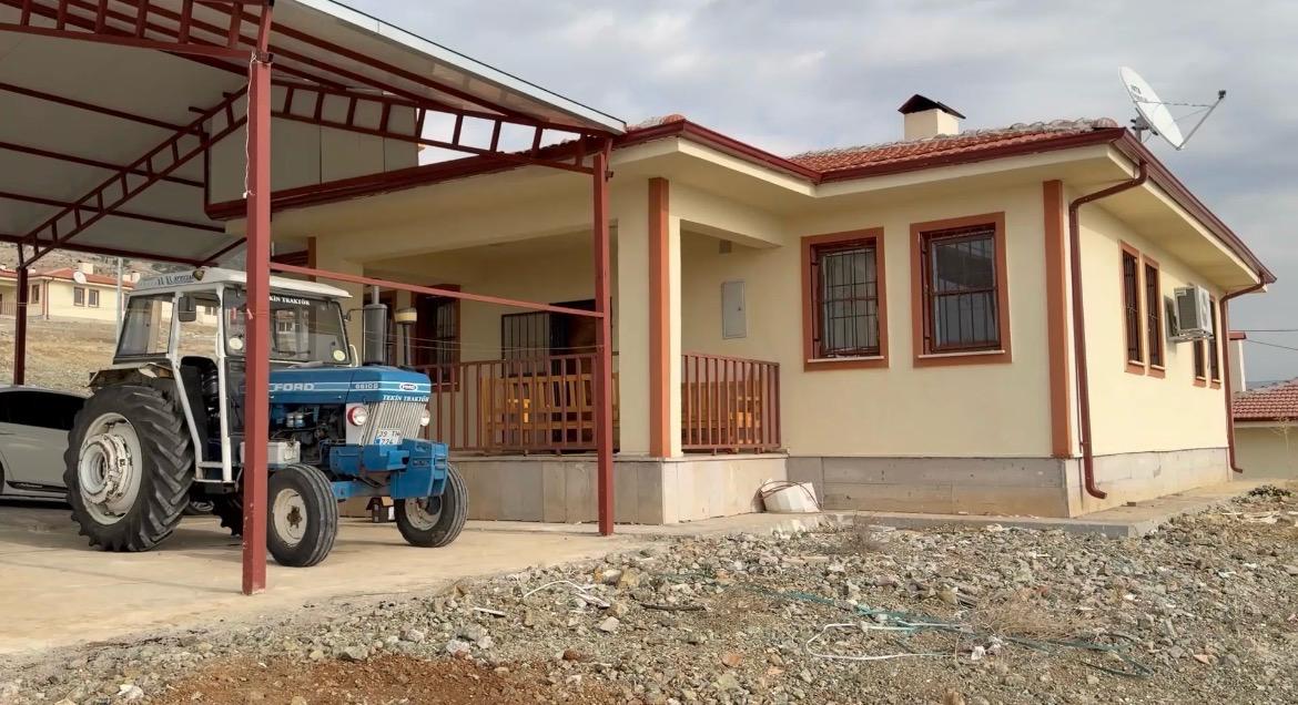 Kahramanmaraş’ta Depremzedeler Tevekkeli Köy Evlerine Yerleştirildi (1)