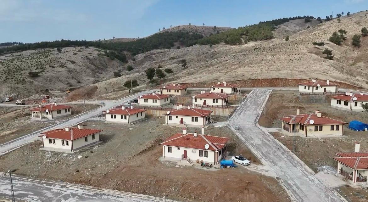 Kahramanmaraş’ta Depremzedeler Tevekkeli Köy Evlerine Yerleştirildi (2)