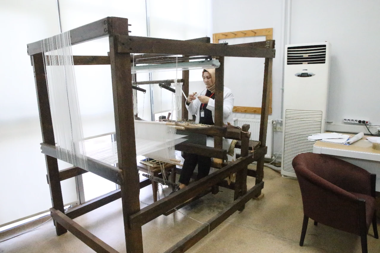 Kahramanmaraş’ta Geleneksel El Sanatları Modern Yorumla Yeniden Hayat Buldu (4)