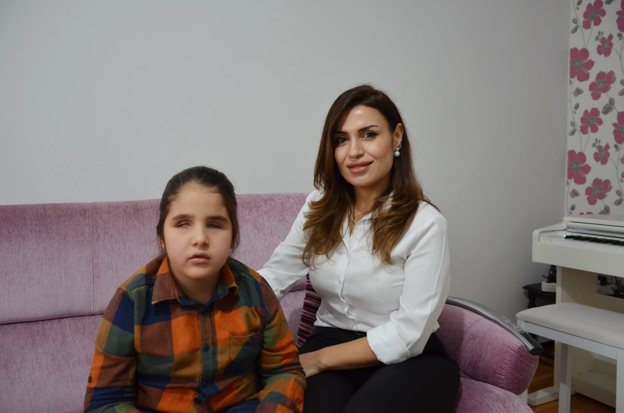 Kahramanmaraş'ta Görme Engelli 8 Yaşındaki Çınar Piyano Notalarıyla Dünyasını Aydınlatıyor (1)