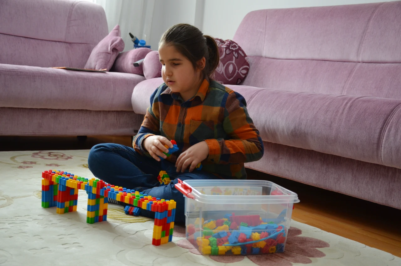 Kahramanmaraş'ta Görme Engelli 8 Yaşındaki Çınar Piyano Notalarıyla Dünyasını Aydınlatıyor (5)