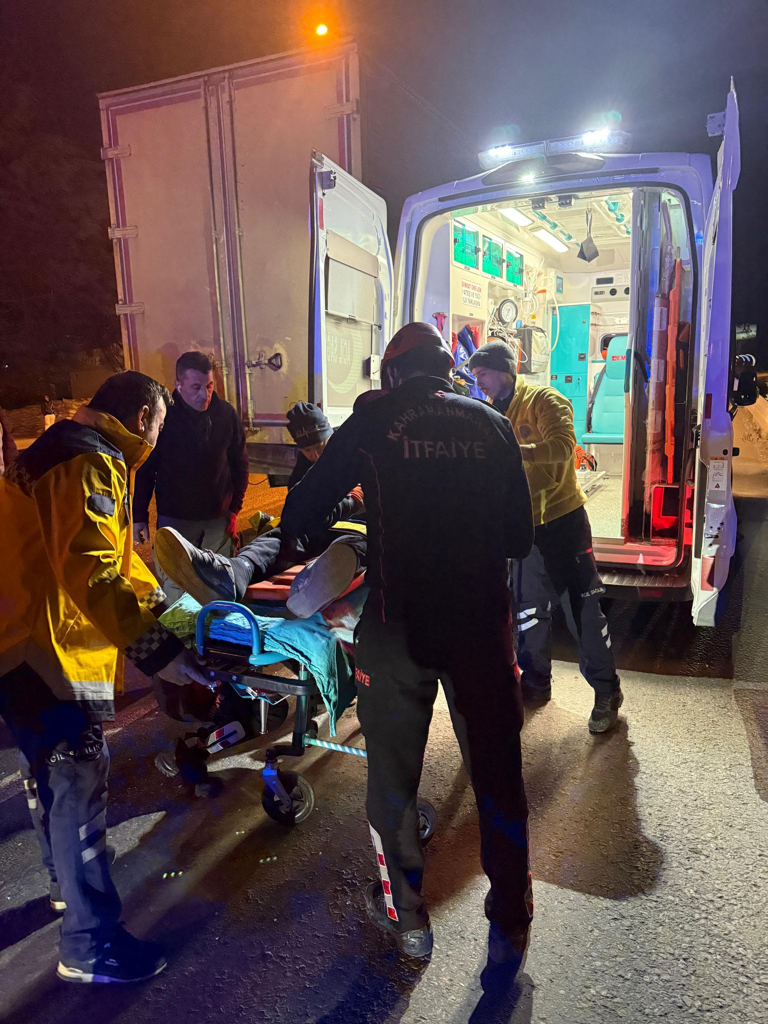 Kahramanmaraş’ta İki Araç Çarpıştı, Biri Demir Yığınına Döndü!-1