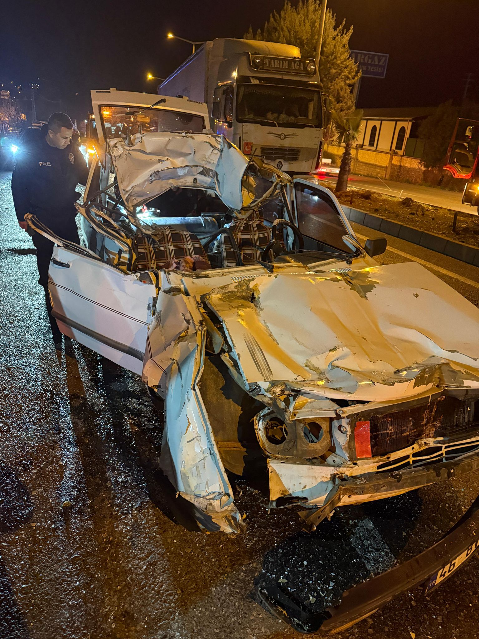 Kahramanmaraş’ta İki Araç Çarpıştı, Biri Demir Yığınına Döndü!3
