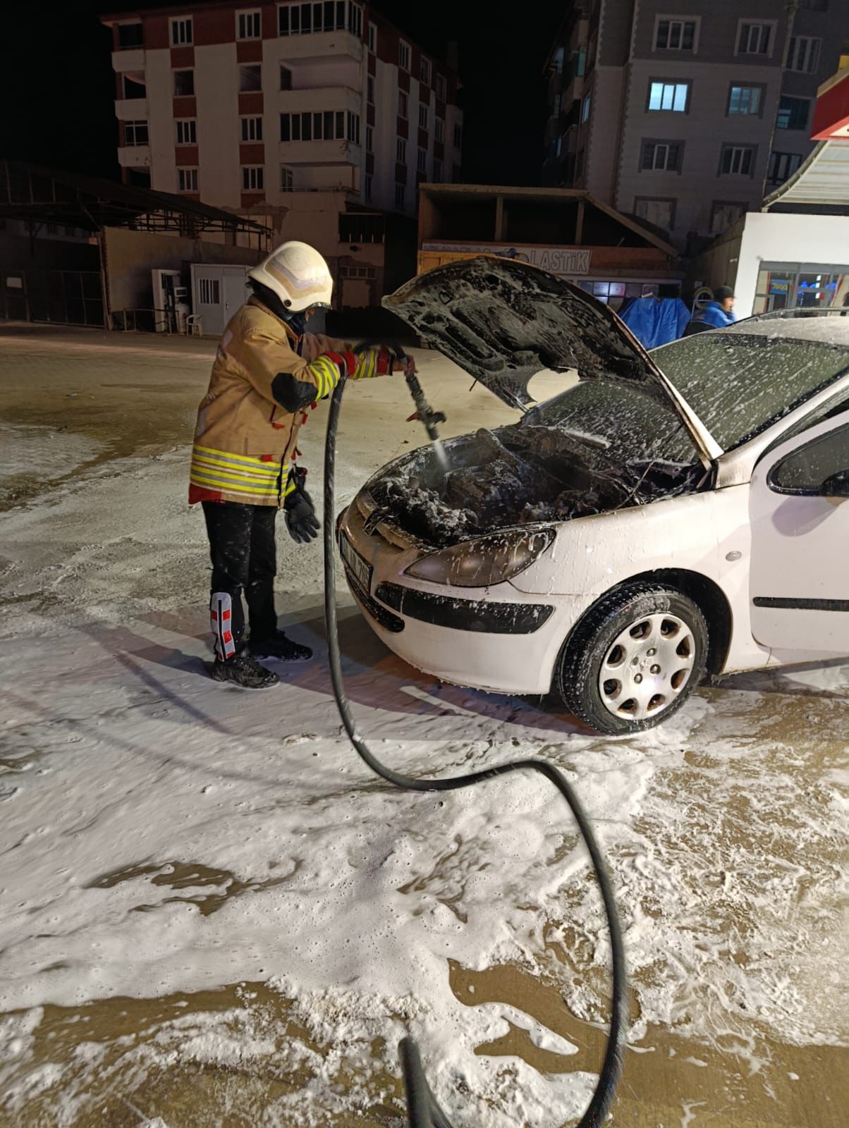 Kahramanmaraş'ta Petrol Yüklü Araca Itfaiye Müdahalesi Faciayı Önledi4