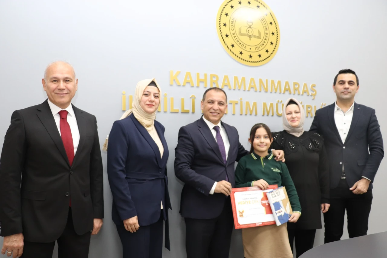 Kahramanmaraş’ta “Sözlük Özgürlüktür” Yarışmasında Ödüller Sahiplerini Buldu (5)