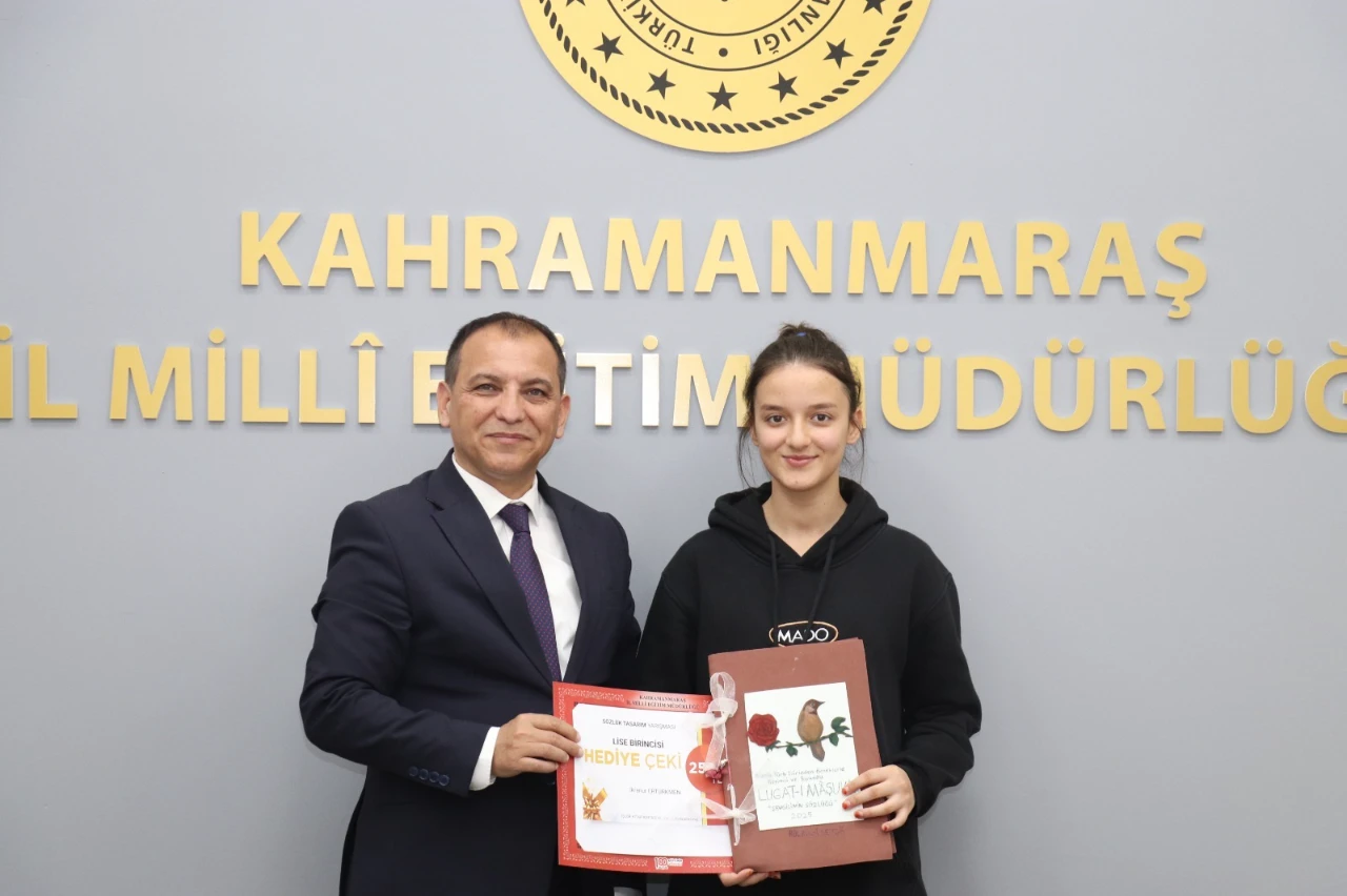 Kahramanmaraş’ta “Sözlük Özgürlüktür” Yarışmasında Ödüller Sahiplerini Buldu (8)