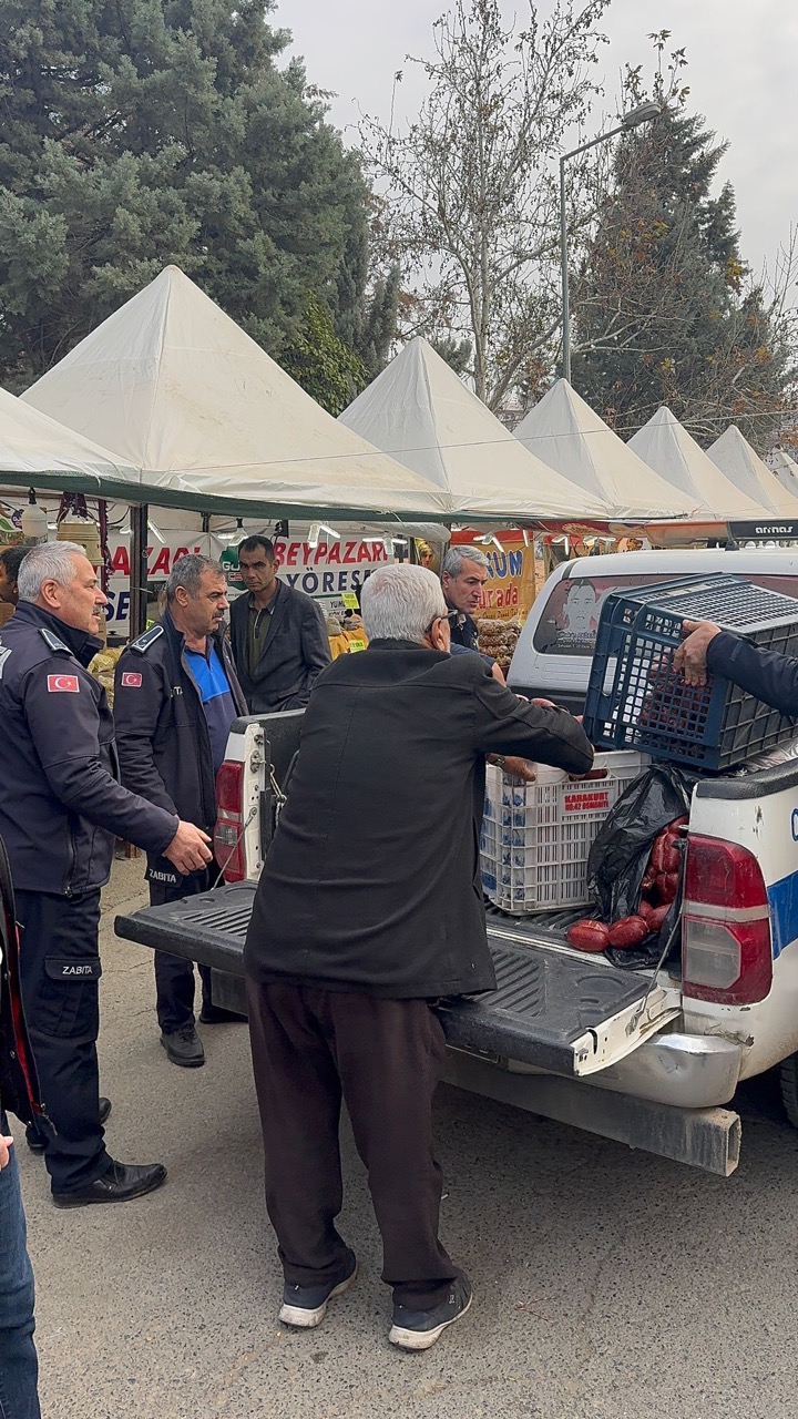 Onikişubat Belediyesi Zabıtası, Tarihi Geçmiş 850 Kilogram Sucuk Ele Geçirdi-1
