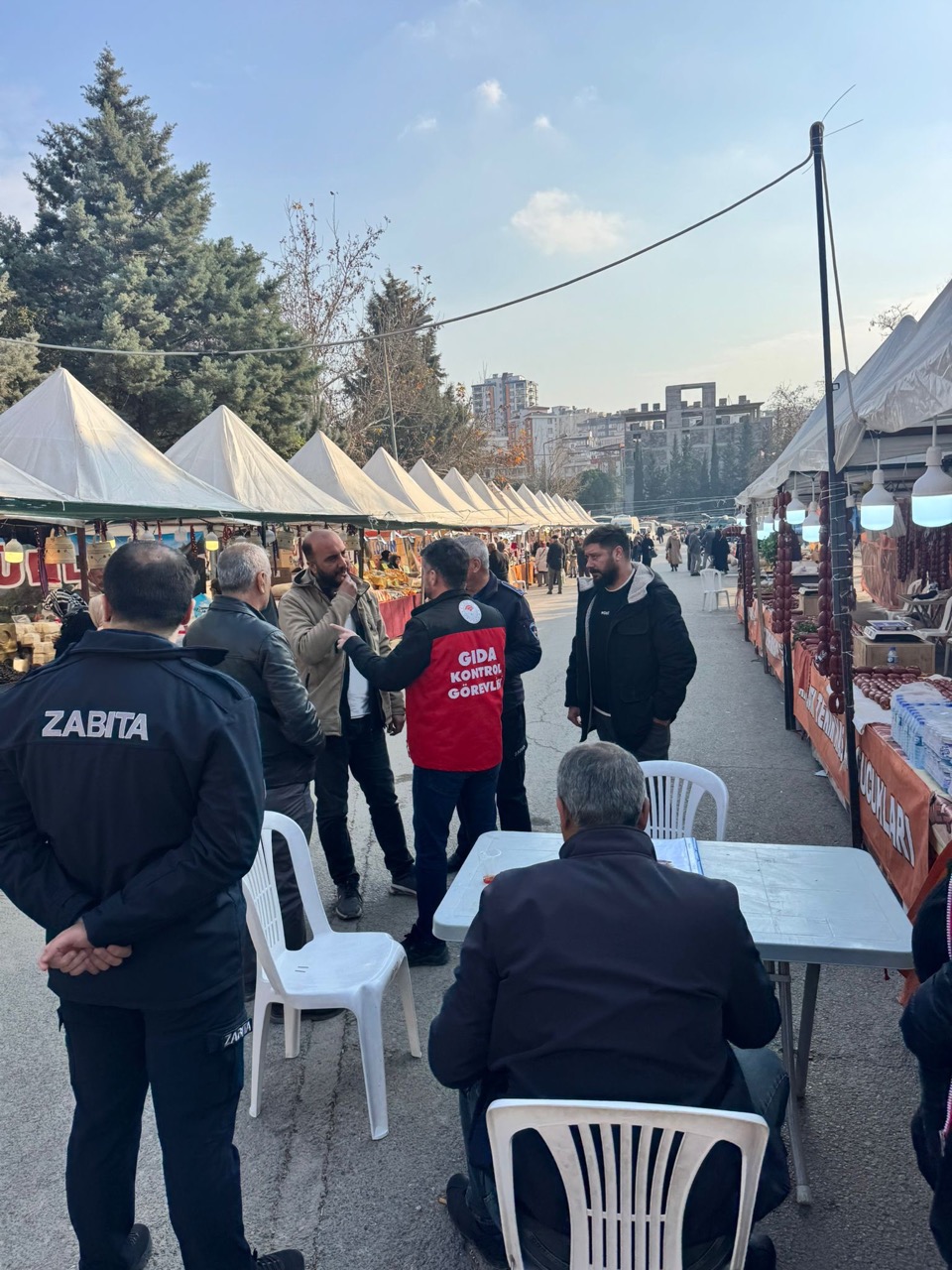 Onikişubat Belediyesi Zabıtası, Tarihi Geçmiş 850 Kilogram Sucuk Ele Geçirdi2