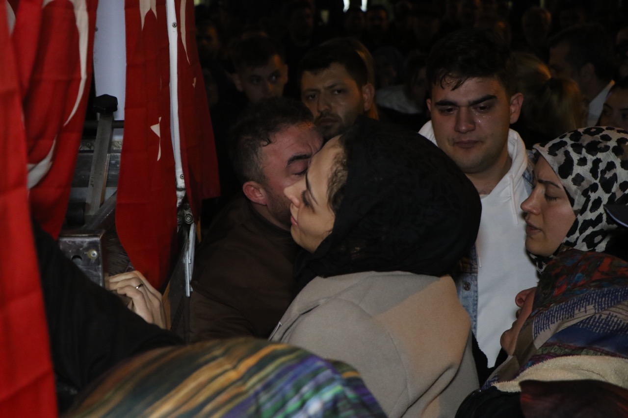 Şehit Polis Emre Albayrak’ın Cenazesi Samsun’a Getirildi6