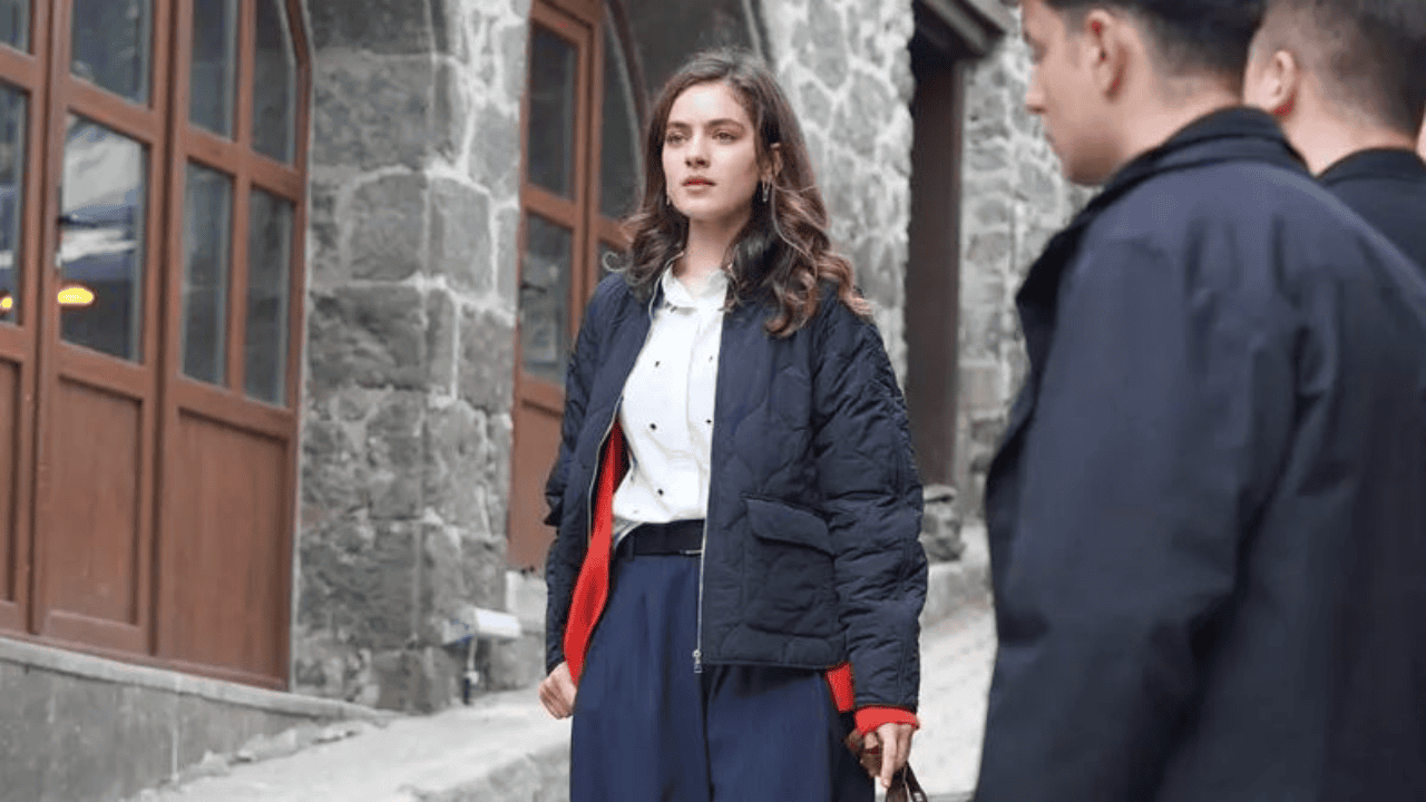 Taşacak Bu Deniz 11. Bölümde Esme Adil’i Seçiyor! Adil, Şerif’ten Esme’yi Kurtarabilecek Mi (4)