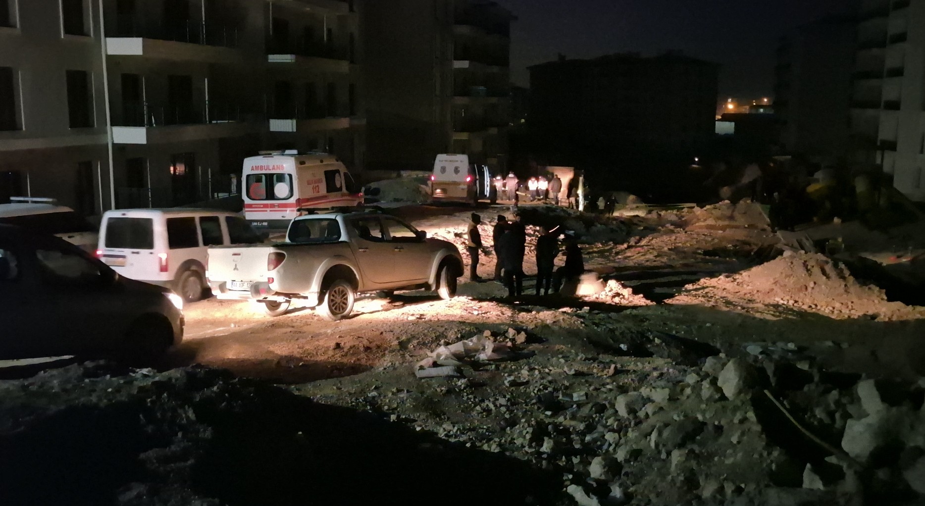 TOKİ inşaatında kamyon çarpması sonucu işçi hayatını kaybetti