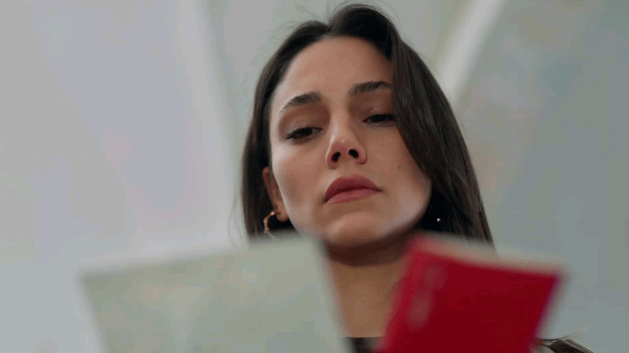 Zerrin Diziden Ayrılıyor Mu Dilin Döğer Uzak Şehir'e Veda Mı Ediyor (3)