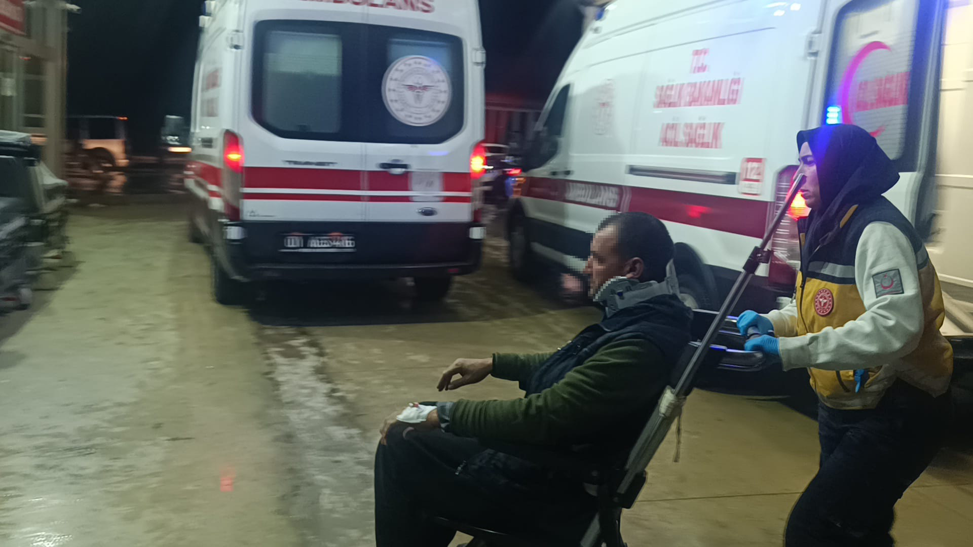 Adana’da Işçi Servisi Devrildi 13 Kişi Yaralandı1