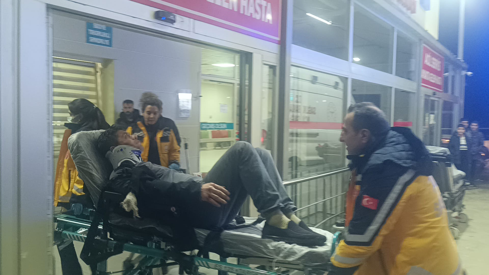 Adana’da Işçi Servisi Devrildi 13 Kişi Yaralandı2