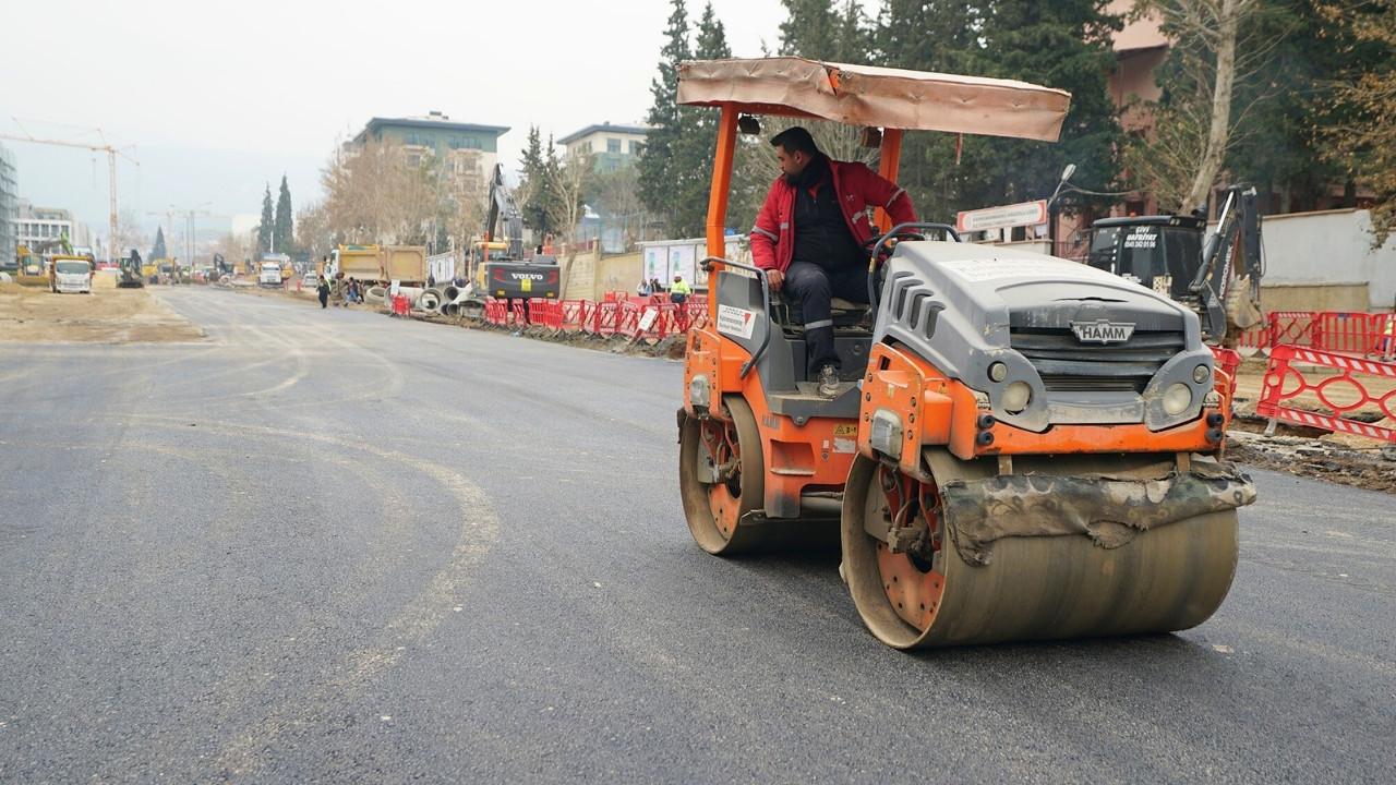Azerbaycan Bulvarı’nda Sıcak Asfalt Ve Kaldırım Çalışması Başladı (5)