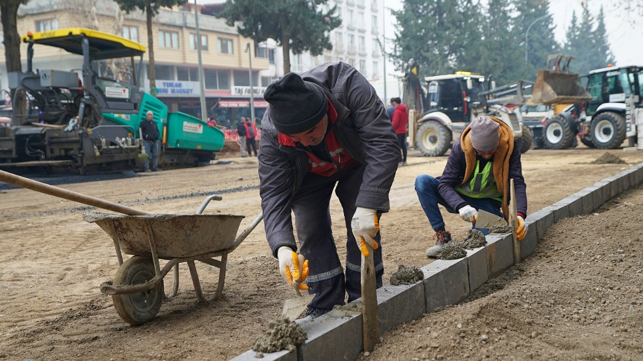 Azerbaycan Bulvarı’nda Sıcak Asfalt Ve Kaldırım Çalışması Başladı (6)