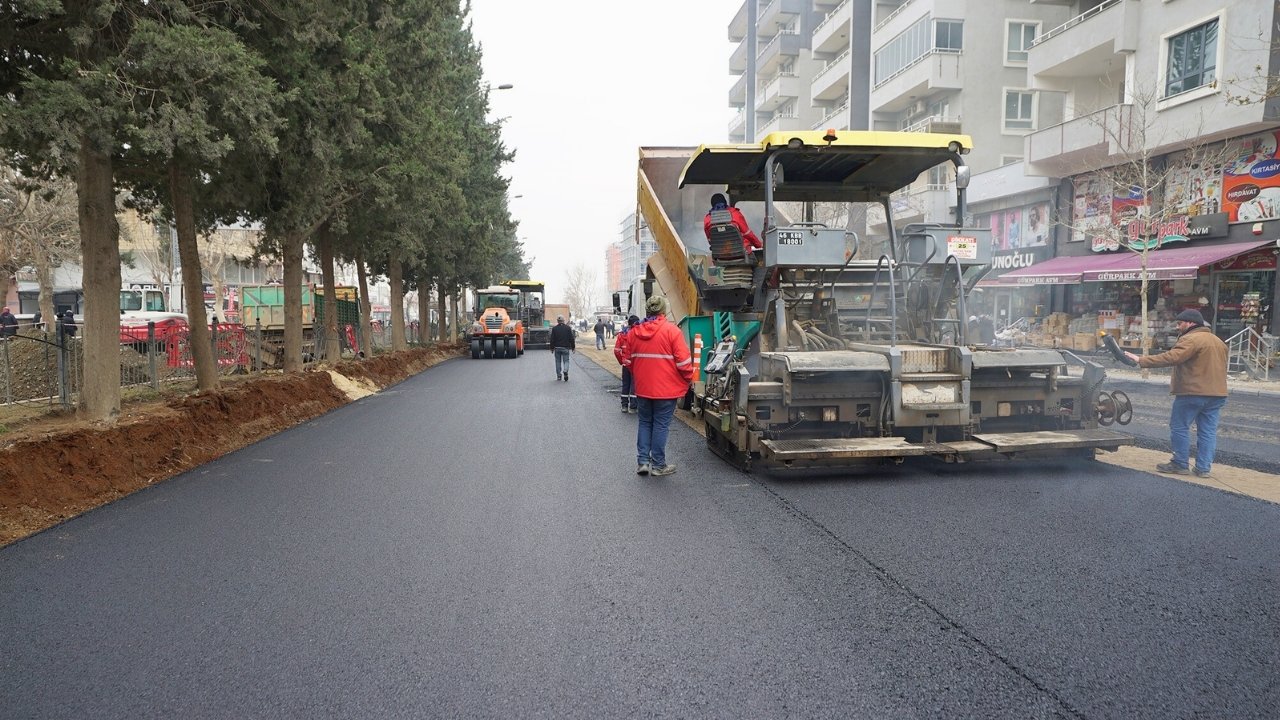 Azerbaycan Bulvarı’nda Sıcak Asfalt Ve Kaldırım Çalışması Başladı (7)