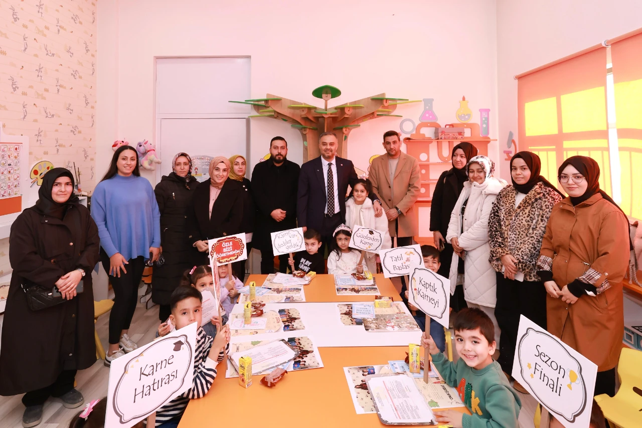 Başkan Toptaş’a Karne Gününde Miniklerden Doğum Günü Sürprizi! (6)