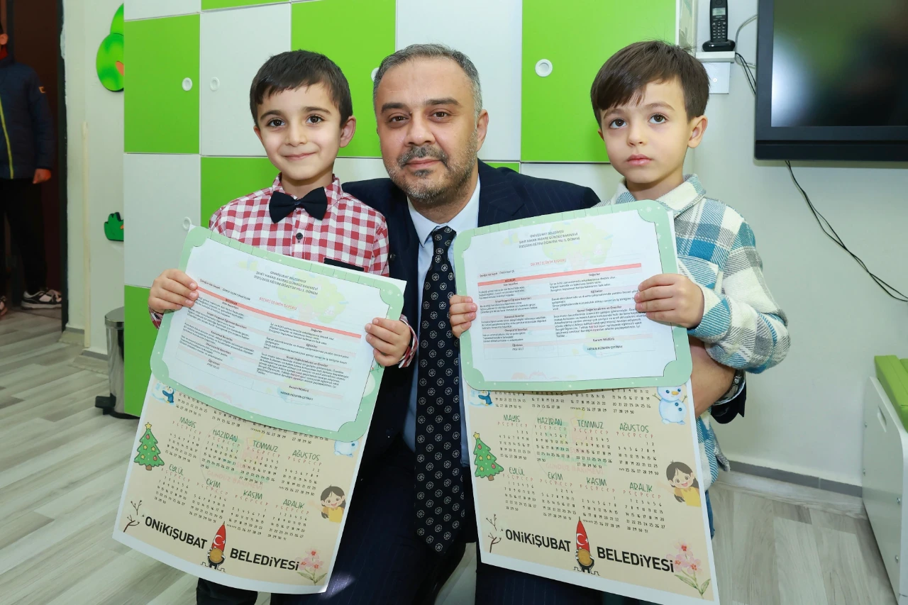 Başkan Toptaş’a Karne Gününde Miniklerden Doğum Günü Sürprizi! (9)