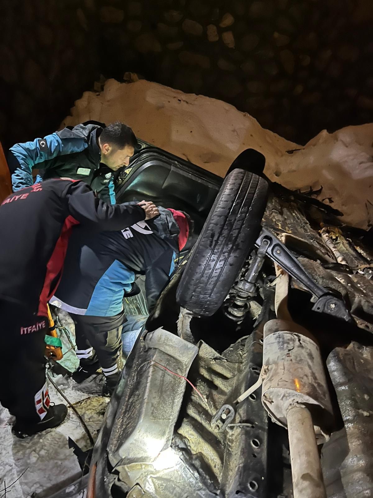 Kahramanmaraş’ta araç köprülü kavşaktan düştü: 3’ü ağır, 6 yaralı-1