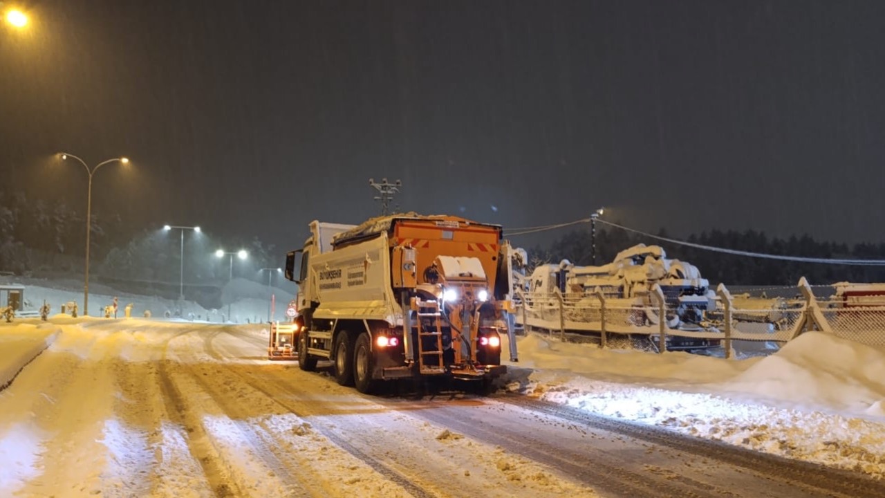 Dulkadiroğlu Ve Onikişubat’ta Yoğun Kar Temizliği Yapılıyor