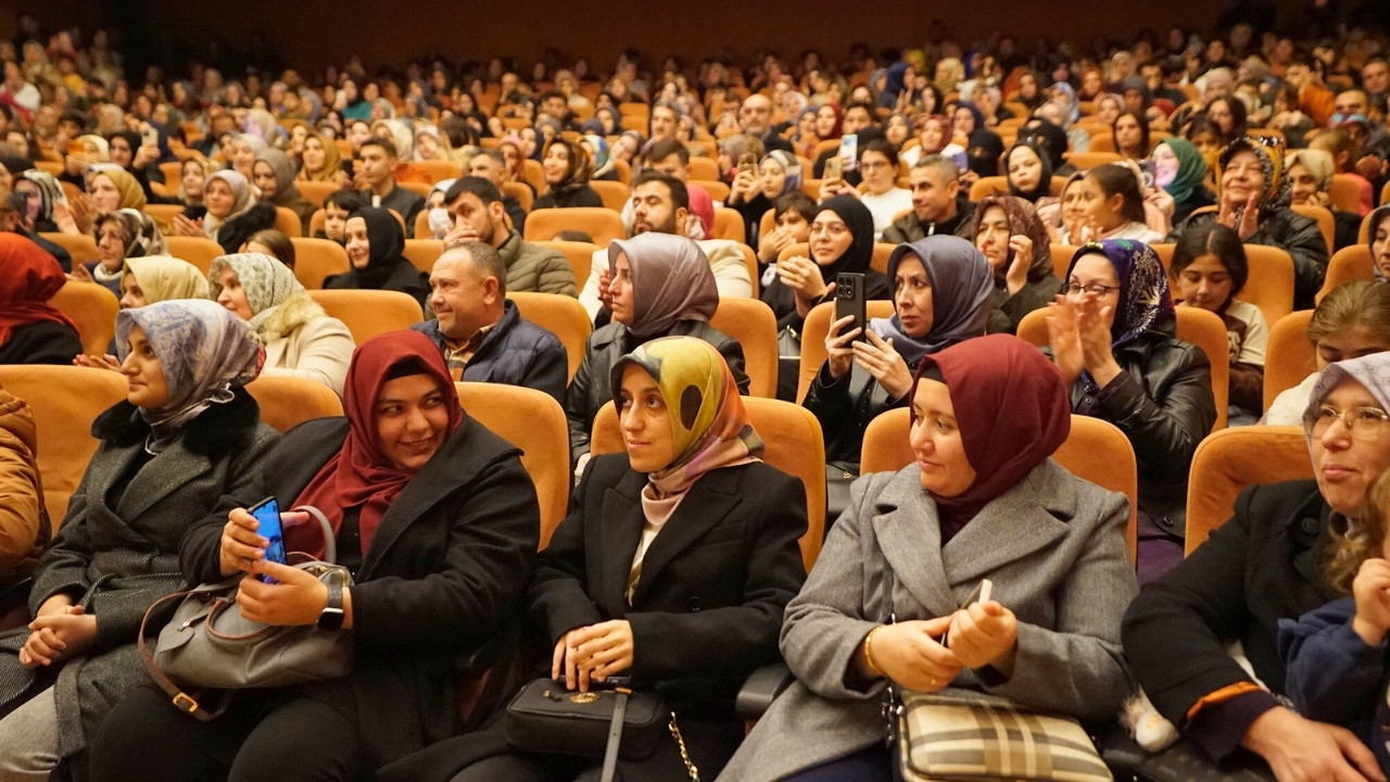 Dursun Ali Erzincanlı, Kahramanmaraş’ta Naatlarıyla Gönüllere Dokundu (2)