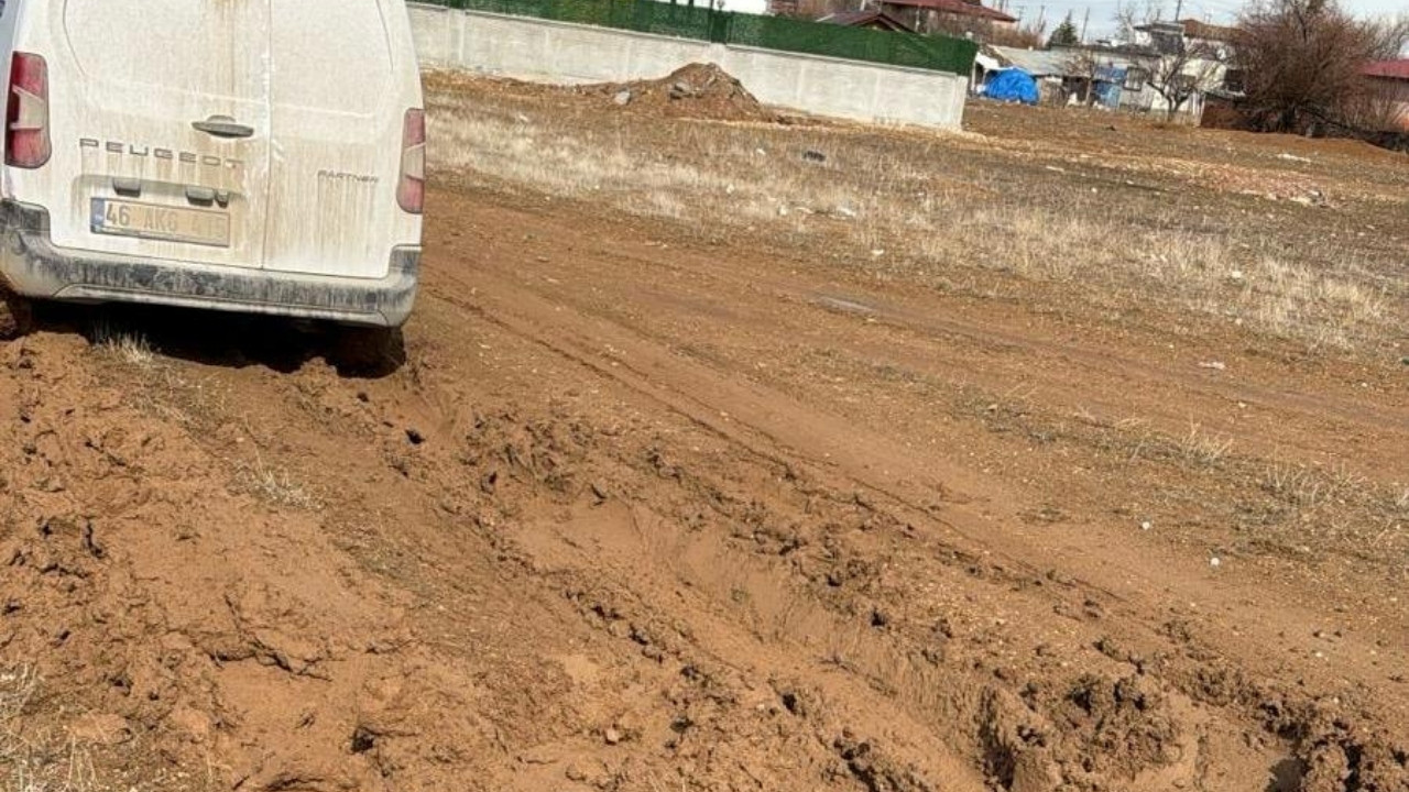 Elbistan’da Yol Sorunu Büyüyor Mahalle Sakinlerinden Tepki Yağdı