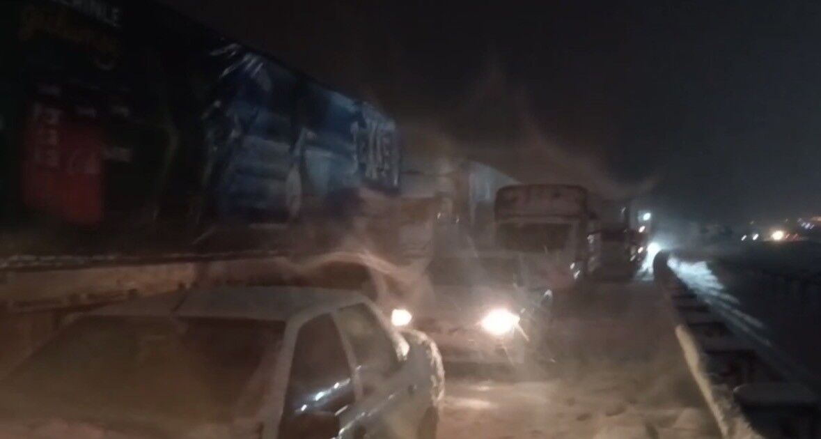 Gaziantep Kahramanmaraş Karayolunda Kar Esareti Araçlar Yolda Mahsur Kaldı1