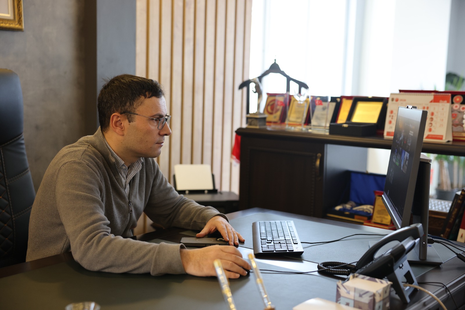 Göksun Kaymakamı Ve Belediye Başkanı Aa’nın “Yılın Kareleri” Oylamasında Tercihini Yaptı (1)