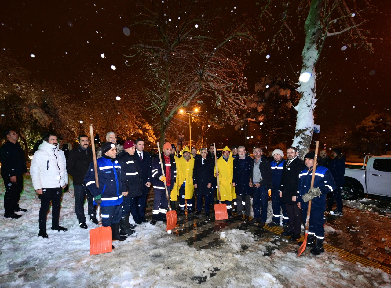 Görgel Ve Ünlüer Yılbaşı Gecesi Sahada Denetim Yaptı (2)