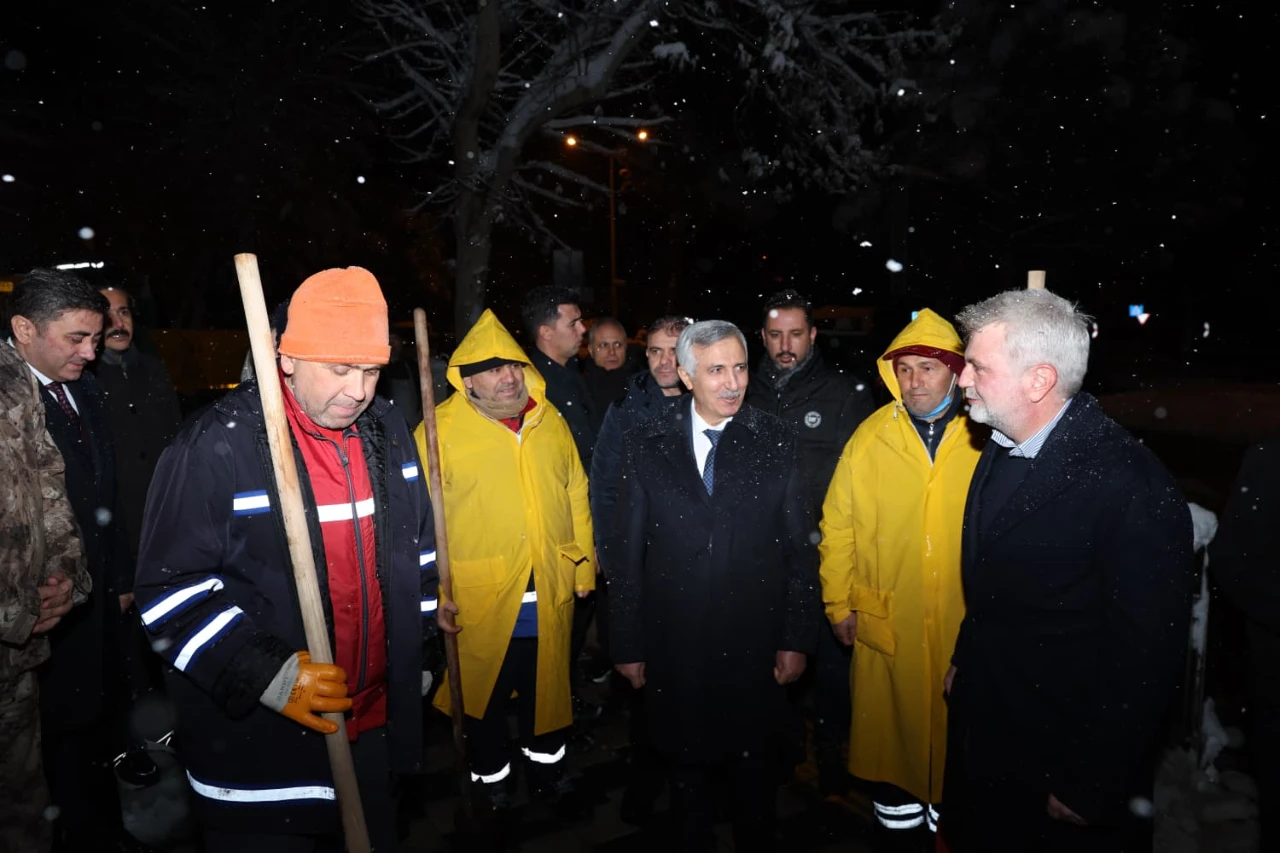 Görgel Ve Ünlüer Yılbaşı Gecesi Sahada Denetim Yaptı (9)