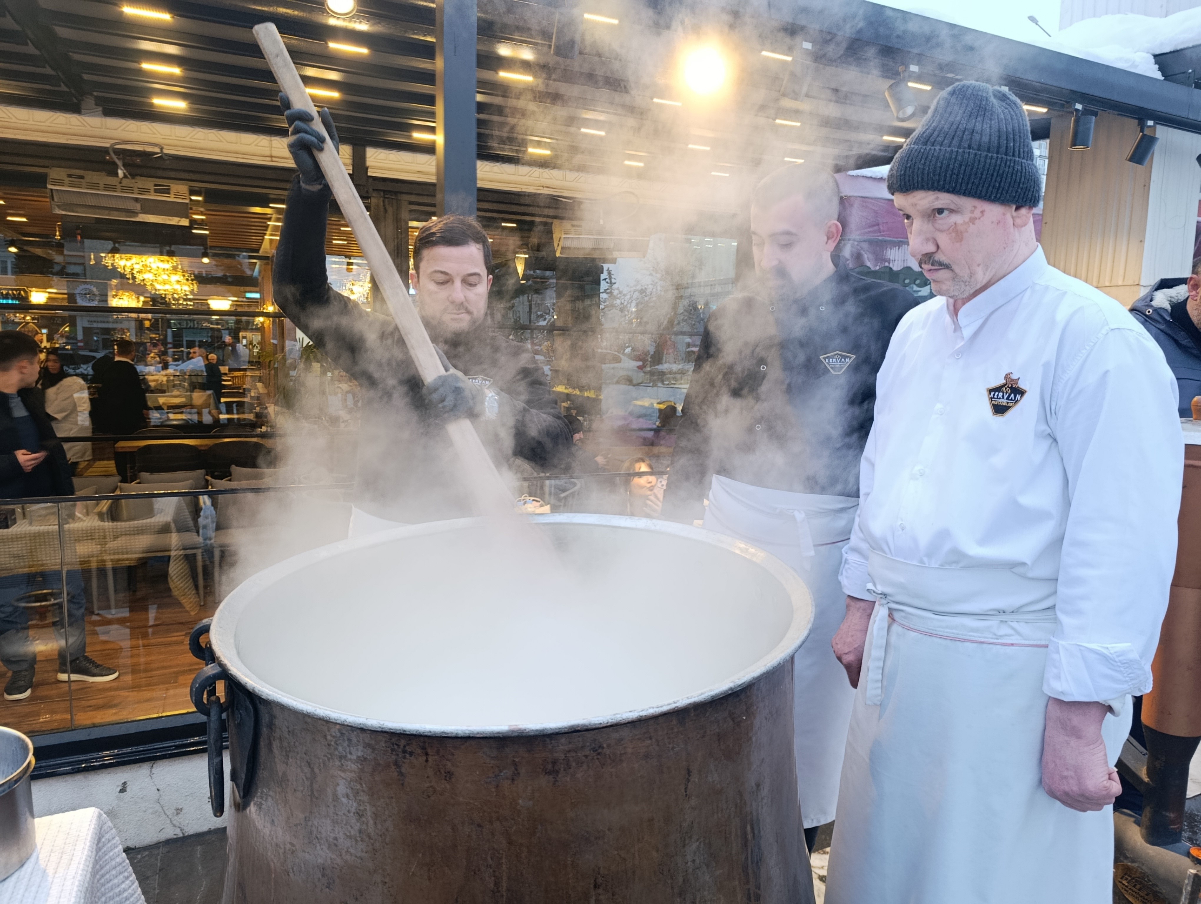Kahramanmaraş’ta 1 Ton Sıcak Salep Ücretsiz Dağıtıldı (3)