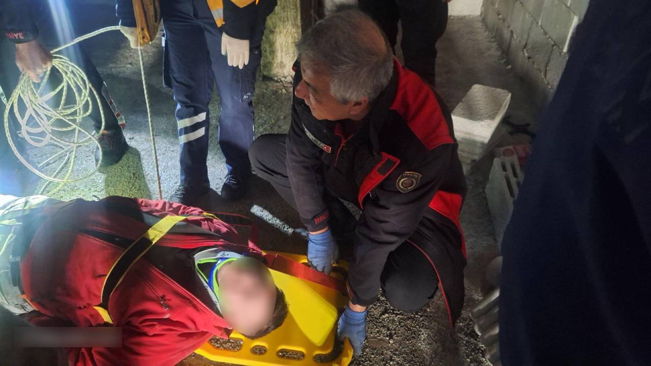 Kahramanmaraş'ta Asansör Boşluğuna Düşen Adamı Itfaiye Kurtardı (1)