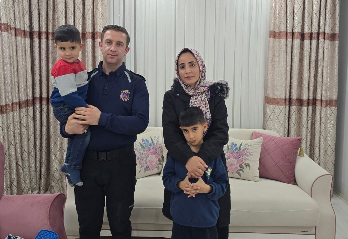 Kahramanmaraş'ta Cezaevi Personeli Kaza Yapan Anne Ve Çocuklarını Evinde Misafir Etti (1)